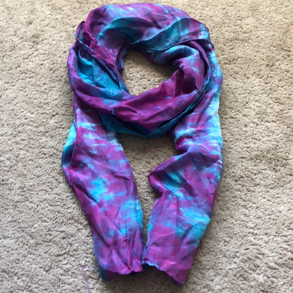 Tie dye scarf!